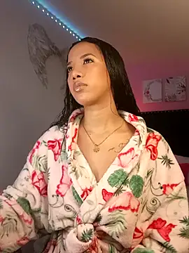 SallyWhitee online show from April 1, 4:24 am