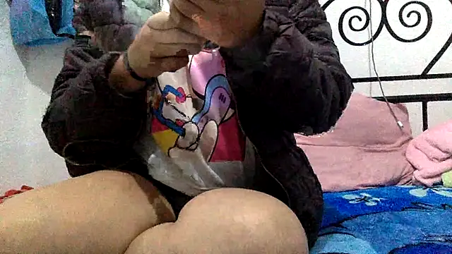 sharonlopez9611 online show from April 3, 2:53 am