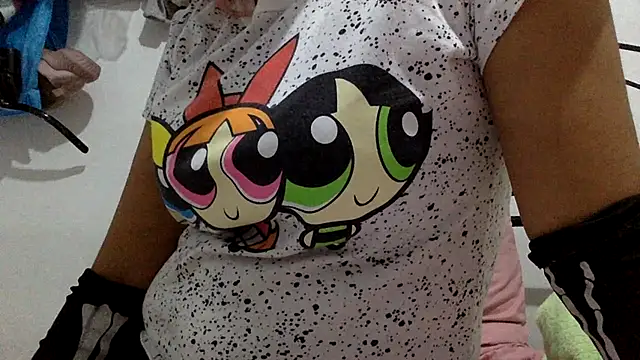 sharonlopez9611 online show from April 15, 3:13 am