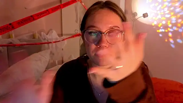 Mia Luw online show from November 2, 5:37 pm