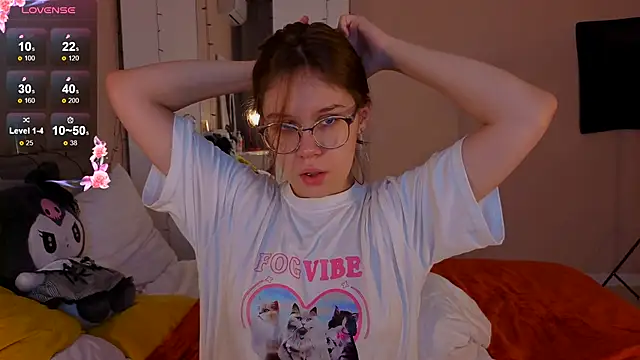 Mia Luw online show from December 19, 4:19 am