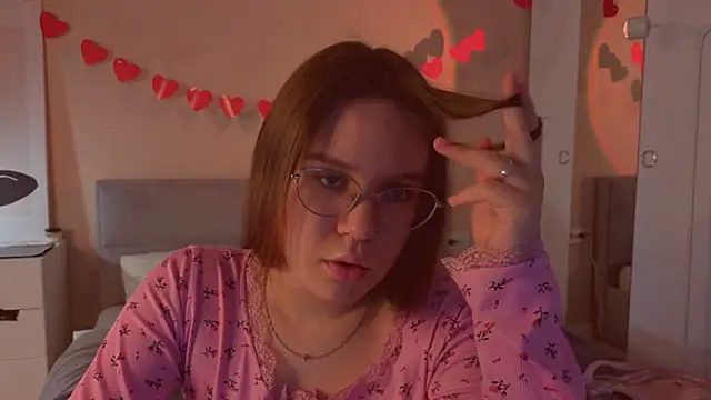 Mia Luw online show from March 1, 4:36 am