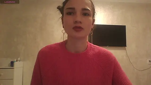 Snapshot of RoyalDessertt chatting on March 6, 12:52 pm RoyalDessertt online show from March 6, 12:52 pm