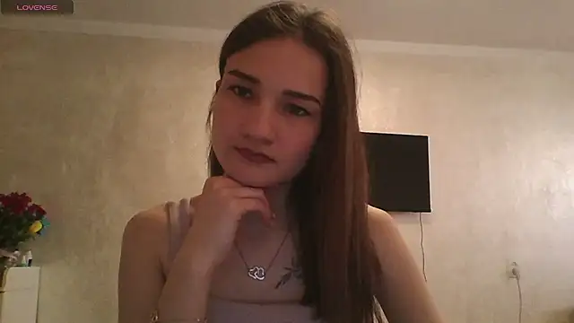 Snapshot of RoyalDessertt chatting on March 11, 9:13 am RoyalDessertt online show from March 11, 9:13 am