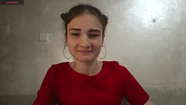 Snapshot of RoyalDessertt chatting on March 20, 7:25 am RoyalDessertt online show from March 20, 7:25 am