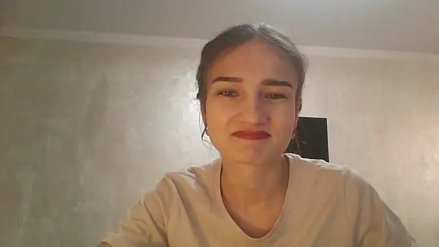 Snapshot of RoyalDessertt chatting on September 15, 10:04 am RoyalDessertt online show from September 15, 10:04 am