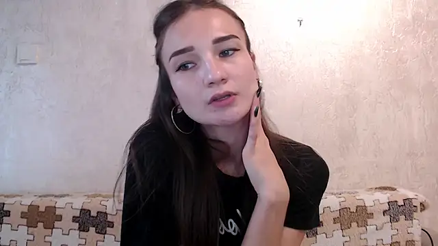 Snapshot of RoyalDessertt chatting on November 12, 8:15 am RoyalDessertt online show from November 12, 8:15 am