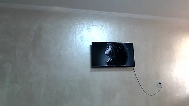 Snapshot of RoyalDessertt chatting on December 1, 7:24 am RoyalDessertt online show from December 1, 7:24 am