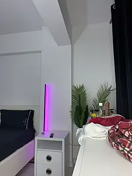 Celine Roxelle online show from February 15, 7:10 pm