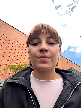 Snapshot of Maggie_Geller chatting on December 4, 6:38 pm Maggie Geller online show from December 4, 6:38 pm