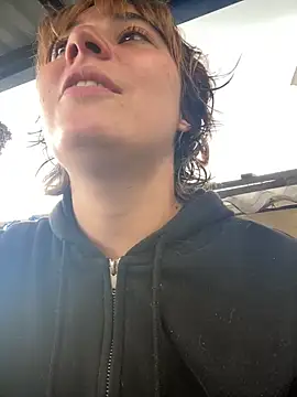 Maggie Geller online show from April 4, 7:00 pm