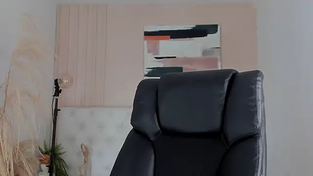 ISAAC CRYSTON online show from October 23, 7:34 pm