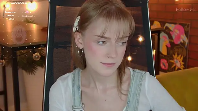 Snapshot of KiraMontoya chatting on June 27, 8:47 pm KiraMontoya online show from June 27, 8:47 pm