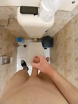 Snapshot of Good_boy000 chatting on February 24, 3:20 pm Good boy000 online show from February 24, 3:20 pm