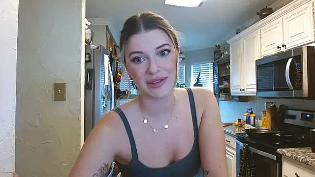 Snapshot of rileydepp chatting on February 25, 10:29 pm rileydepp online show from February 25, 10:29 pm