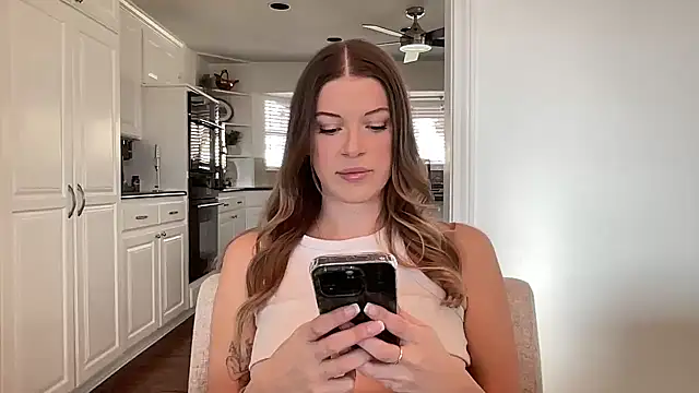 Snapshot of rileydepp chatting on February 12, 10:05 pm rileydepp online show from February 12, 10:05 pm