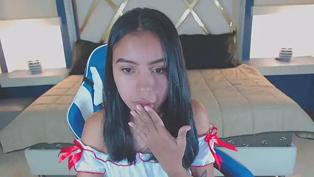 Snapshot of julieta_fn chatting on October 3, 1:08 pm julieta fn online show from October 3, 1:08 pm