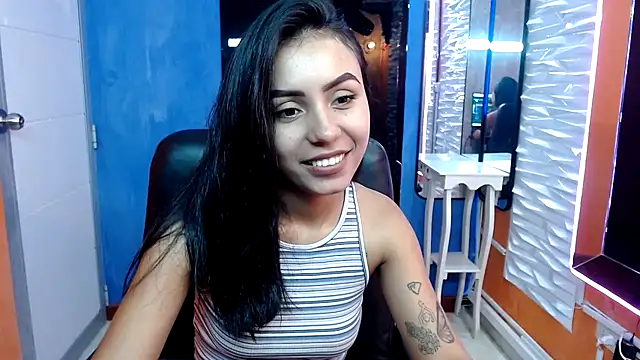 Snapshot of julieta_fn chatting on November 13, 3:55 pm julieta fn online show from November 13, 3:55 pm