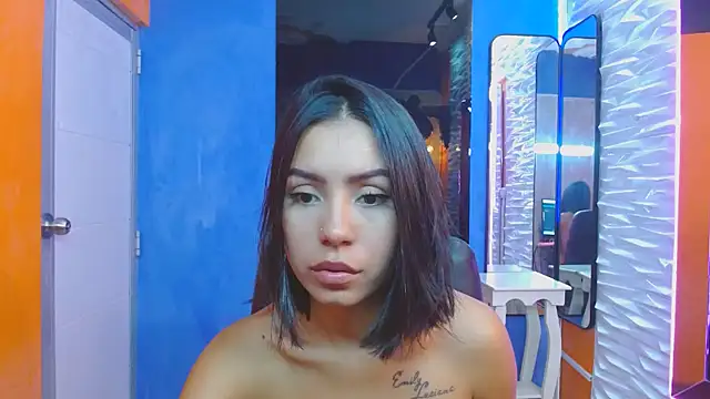 Snapshot of julieta_fn chatting on December 3, 1:42 pm julieta fn online show from December 3, 1:42 pm