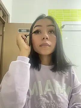 Snapshot of julieta_fn chatting on April 20, 2:31 pm julieta fn online show from April 20, 2:31 pm
