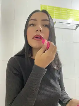Snapshot of julieta_fn chatting on April 25, 4:37 pm julieta fn online show from April 25, 4:37 pm
