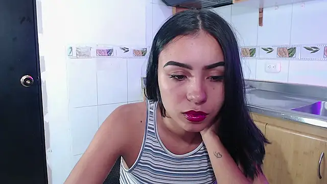 Snapshot of julieta_fn chatting on May 11, 4:04 pm julieta fn online show from May 11, 4:04 pm