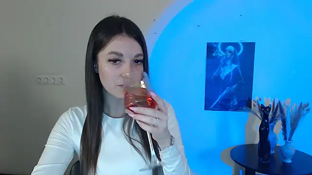 Eva Eldis online show from March 8, 5:33 pm