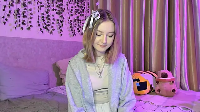 Snapshot of margorazentals chatting on March 8, 10:34 pm margorazentals online show from March 8, 10:34 pm