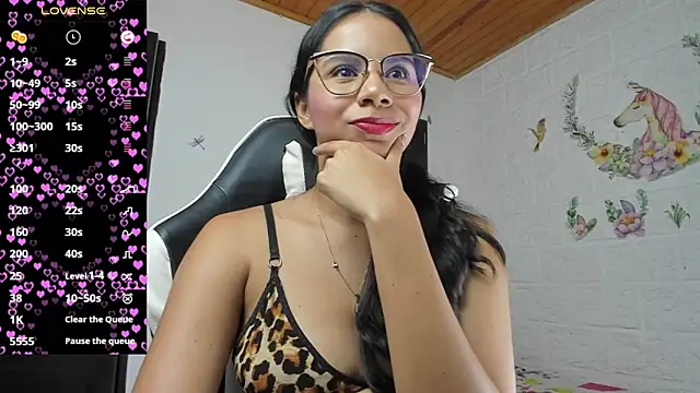 alisson hoffman05 online show from May 15, 11:34 pm