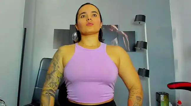 Snapshot of karlyjons12 chatting on February 28, 4:42 pm karlyjons12 online show from February 28, 4:42 pm