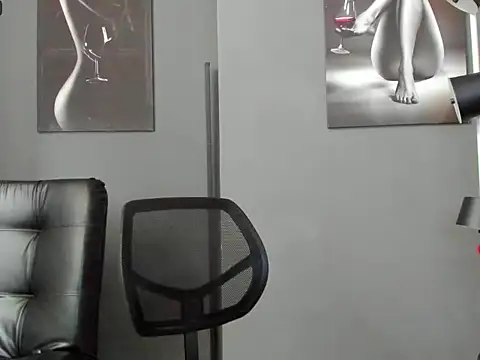 Snapshot of karlyjons12 chatting on September 30, 4:45 pm karlyjons12 online show from September 30, 4:45 pm