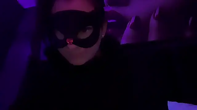 Snapshot of Loveblackzilla chatting on February 28, 8:07 pm Loveblackzilla online show from February 28, 8:07 pm