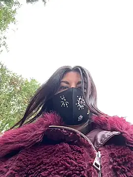 Snapshot of Loveblackzilla chatting on October 11, 10:58 am Loveblackzilla online show from October 11, 10:58 am