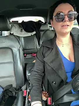 Snapshot of Loveblackzilla chatting on November 11, 3:34 pm Loveblackzilla online show from November 11, 3:34 pm