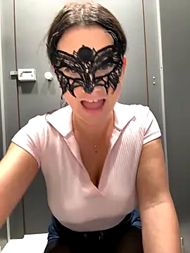 Snapshot of Loveblackzilla chatting on November 14, 1:43 pm Loveblackzilla online show from November 14, 1:43 pm