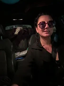 Snapshot of Loveblackzilla chatting on November 28, 5:26 pm Loveblackzilla online show from November 28, 5:26 pm