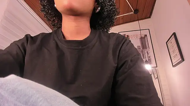 Snapshot of tylla_ chatting on September 26, 3:54 am tylla online show from September 26, 3:54 am