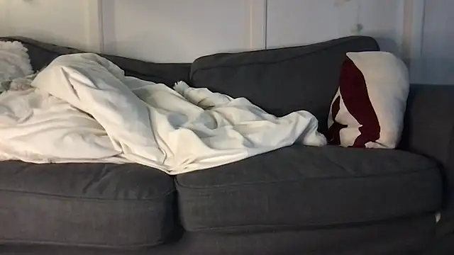 laceyjames24 online show from March 20, 8:30 am