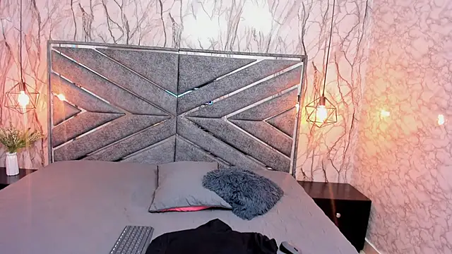 Snapshot of IVISBOUNCYASS chatting on February 20, 5:40 pm IVISBOUNCYASS online show from February 20, 5:40 pm