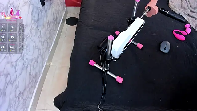 IVISBOUNCYASS online show from March 31, 1:00 pm