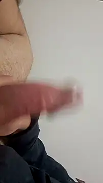 Snapshot of SensitiveOption8 chatting on December 4, 4:05 pm SensitiveOption8 online show from December 4, 4:05 pm