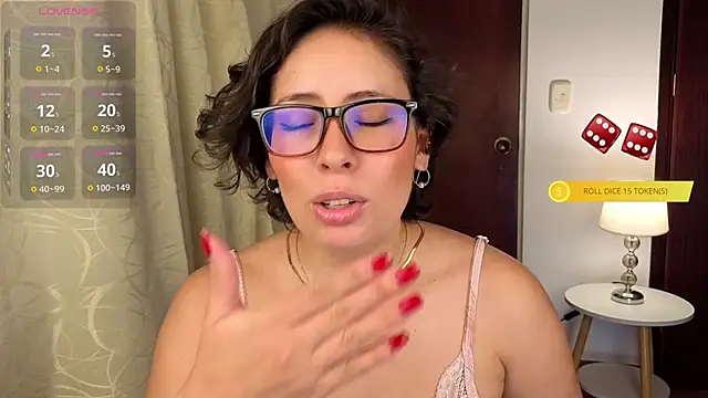 Snapshot of sophia_dumont chatting on March 17, 8:29 am sophia dumont online show from March 17, 8:29 am