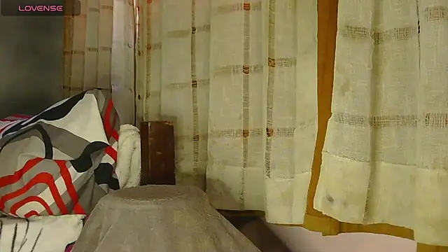 Snapshot of blondiebbc chatting on February 19, 1:18 pm blondiebbc online show from February 19, 1:18 pm