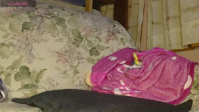 Snapshot of blondiebbc chatting on February 25, 12:15 pm blondiebbc online show from February 25, 12:15 pm