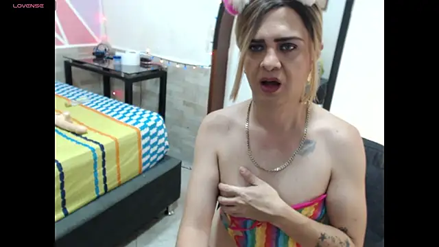 Snapshot of Dolldirtyxxx chatting on March 23, 8:04 am Dolldirtyxxx online show from March 23, 8:04 am