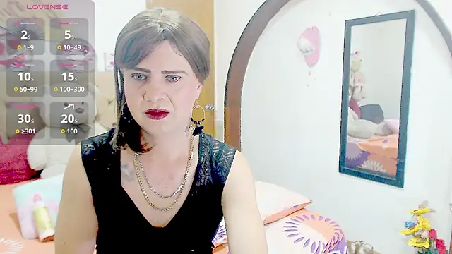 Snapshot of Dolldirtyxxx chatting on October 3, 5:15 am Dolldirtyxxx online show from October 3, 5:15 am