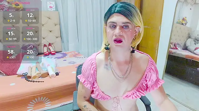 Snapshot of Dolldirtyxxx chatting on October 23, 8:40 pm Dolldirtyxxx online show from October 23, 8:40 pm