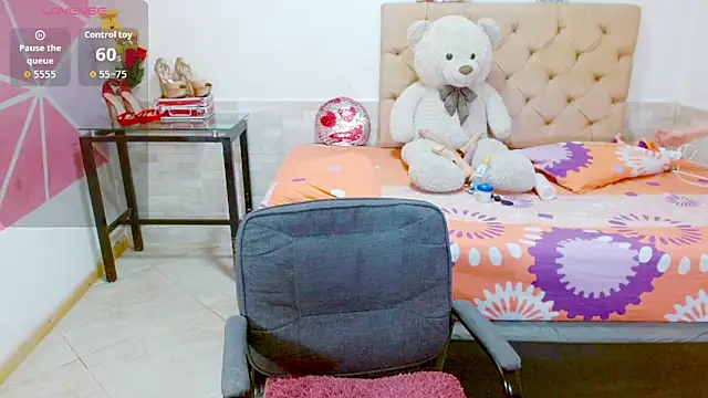 Snapshot of Dolldirtyxxx chatting on November 12, 4:57 am Dolldirtyxxx online show from November 12, 4:57 am