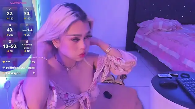  Charlottequeen online show from February 17, 1:25 am