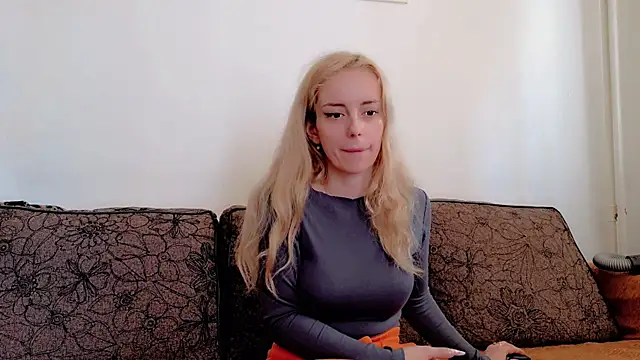 ChristiHanson online show from March 10, 9:25 am